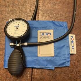 Adc 658921938171 Mdf Instruments Bravata Palm Aneroid Sphygmomanometer Blood Pressure Monitor