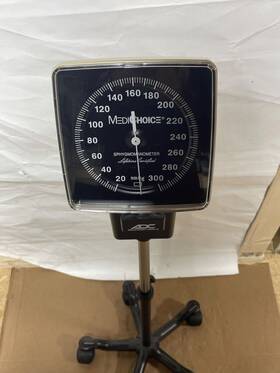 Owens & Minor Medichoice Bpuw4002 Aneroid Sphygmomanometer With Adc Stand
