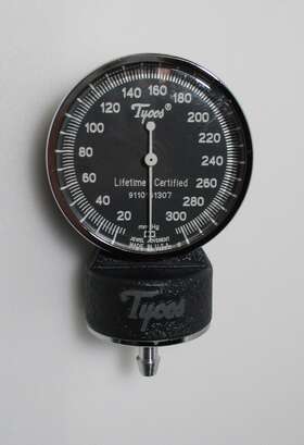 Tycos 5090-3 Welch Allen Certified Accurate Ruby-jeweled Pocket Aneroid Gauge