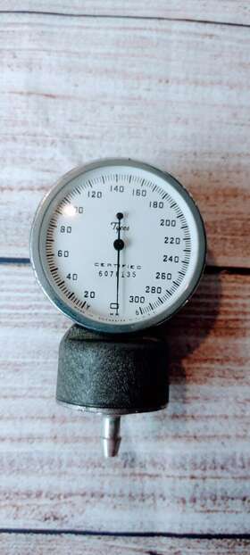 Tycos 6078135 Vintage Certified Gauge Mm 0-300 Metal Case 2 Inch Round Us